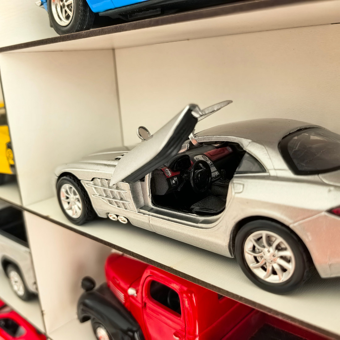 1:24 Model Car Display Case Wooden Wall Cabinet Acrylic Door Display Shelf Collector Showcase 10 Compartments
